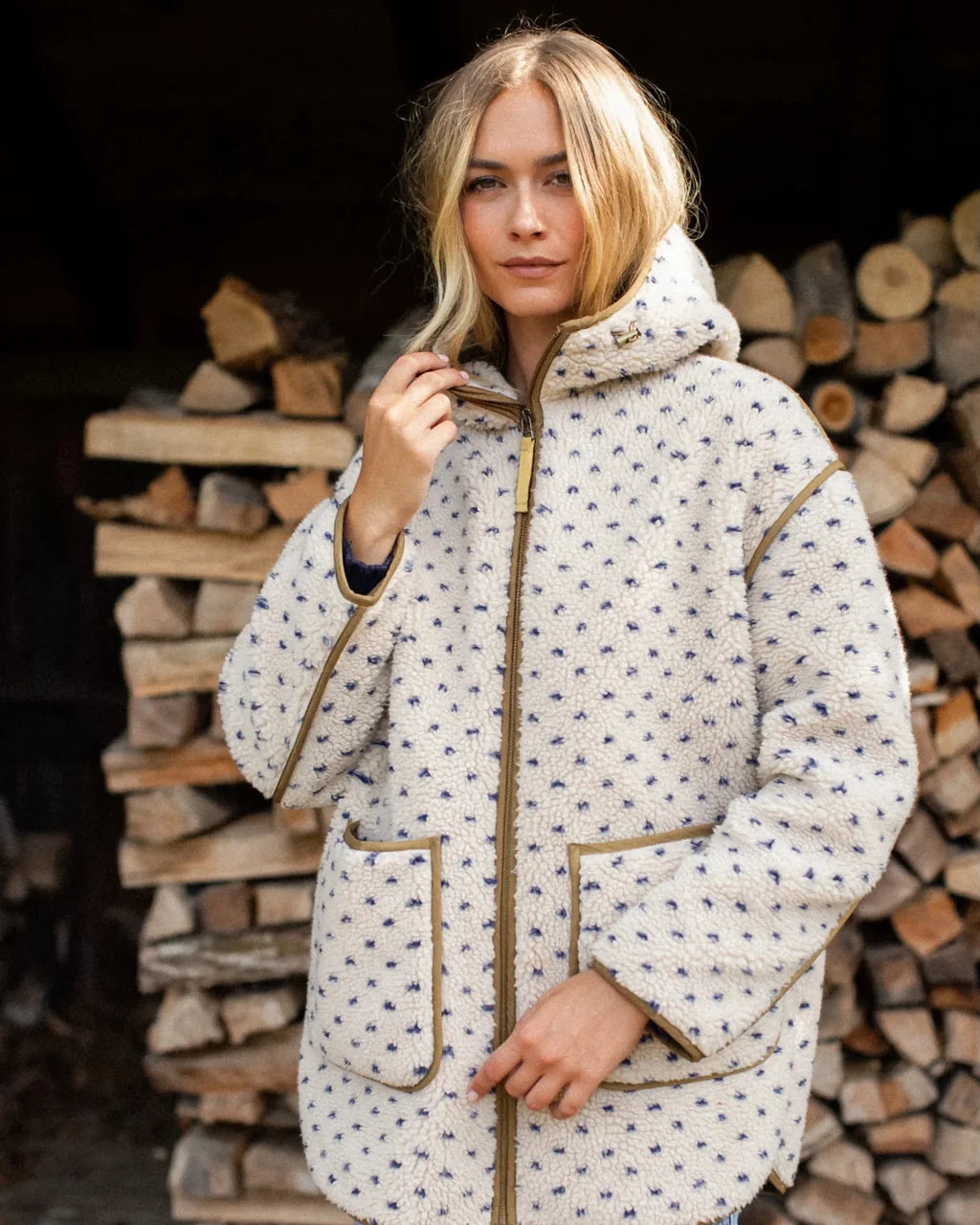 Hooded Sherpa Jacket In Ivory/Blue Birdseye