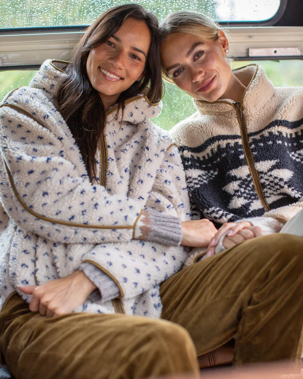 Hooded Sherpa Jacket In Ivory/Blue Birdseye