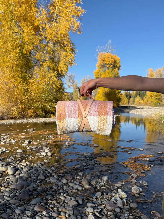 Suave Miel Picnic Blanket Roll